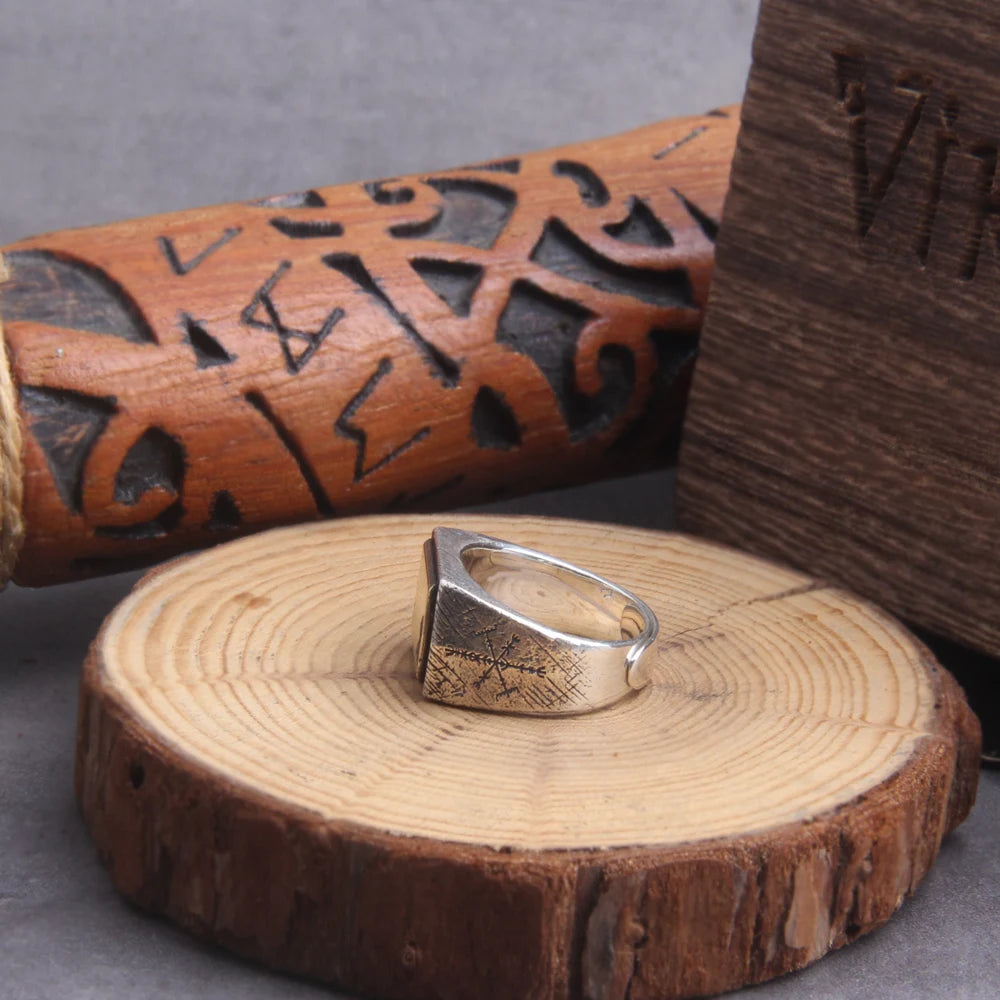 925 sterling silver Thor’s Hammer Mjölnir and vegvisir ring as gift with vintage wood viking box