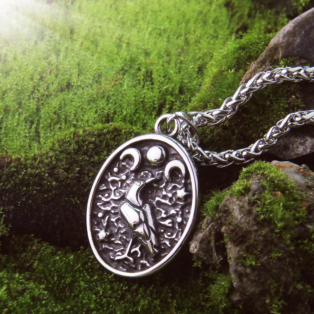 Never Fade Wicca Triple Moon Goddess Viking Jewelry Odin Raven Amulet Pentagram Wiccan Pagan Moon Necklace Men Women Jewelry
