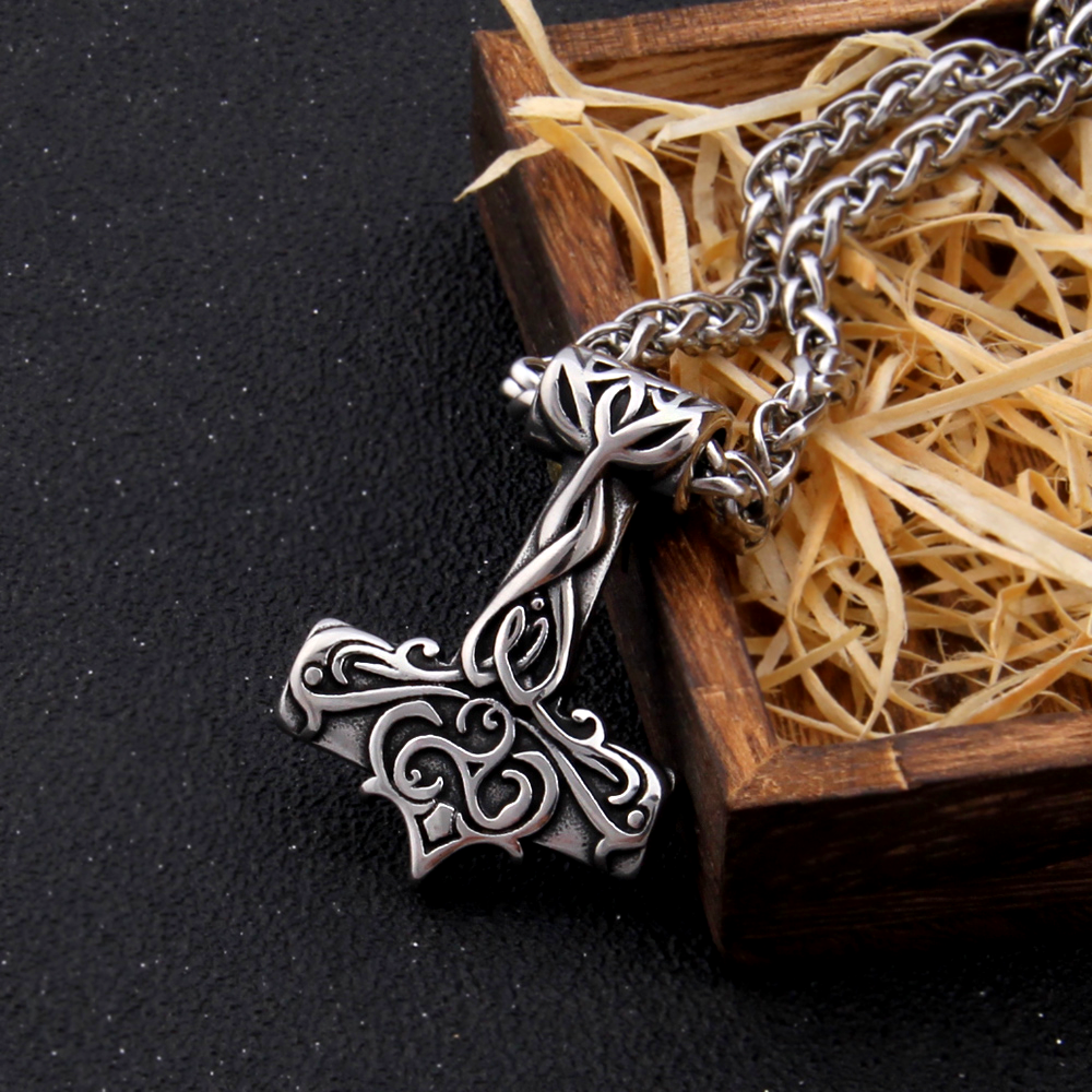 Thors Hammer Necklace - Ornate Pattern