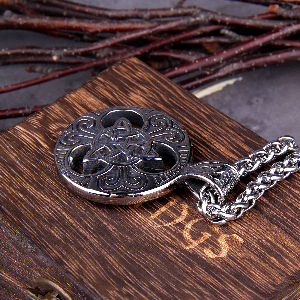 Viking Necklace - Triquetra