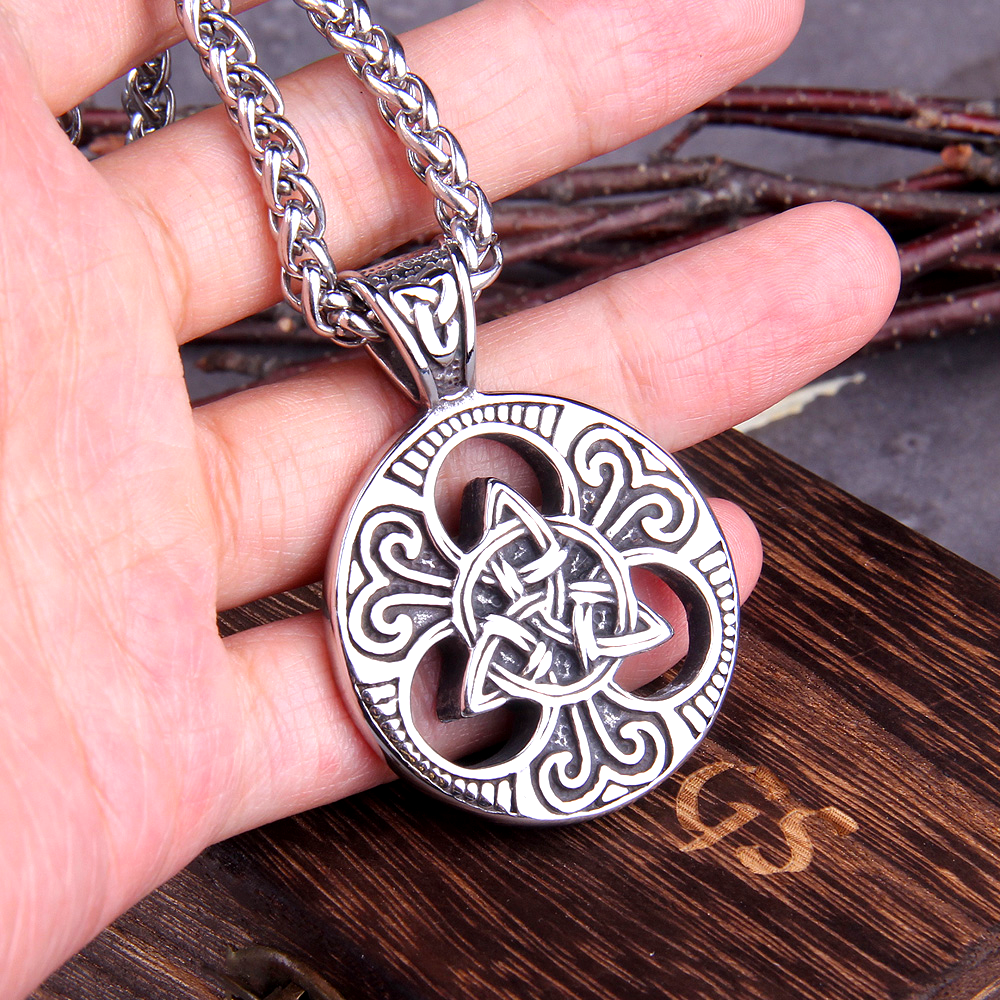 Viking Necklace - Triquetra