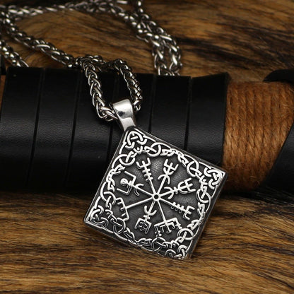 Viking Necklace - Vegvisir Knot