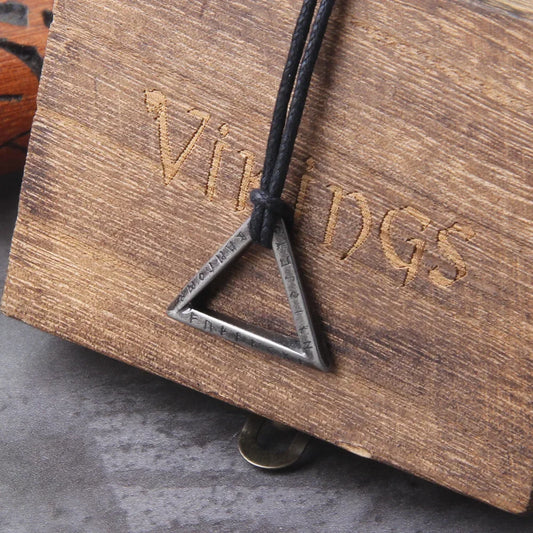 New Viking rune Letter Stainless Steel Pendant Necklace Vintage Style Concentric Ring Men Titanium Steel Necklace Jewelry