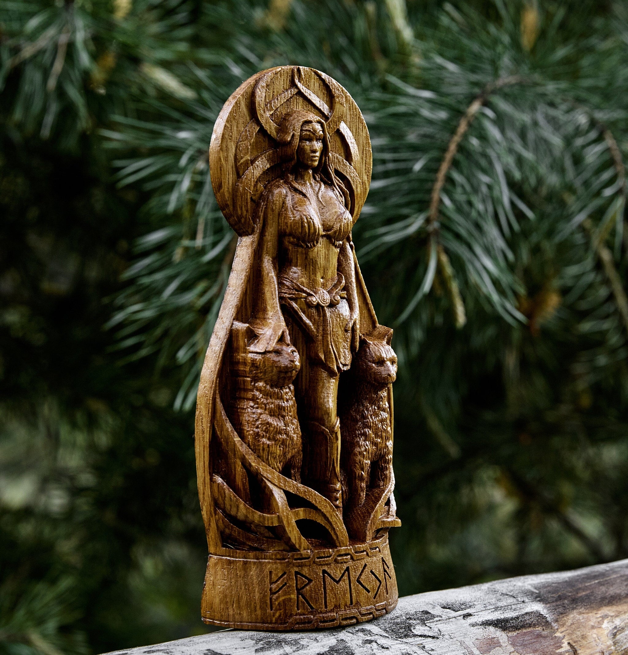 Freya, Norse Goddess Wooden Altar Sculpture – Vikings of Valhalla US