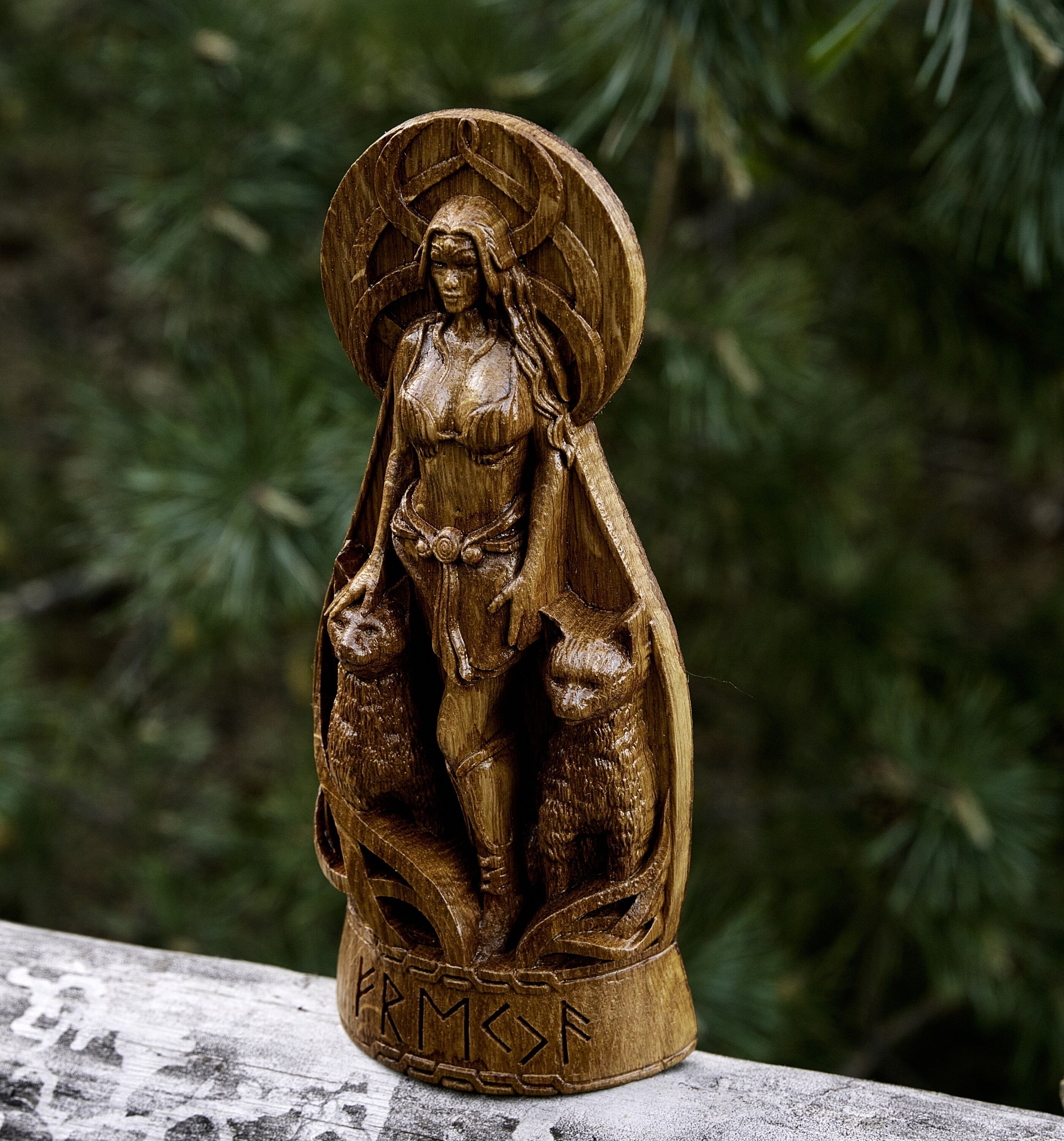 Freya, Norse Goddess Wooden Altar Sculpture – Vikings of Valhalla US