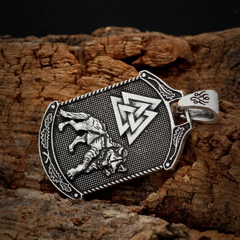 Viking Necklace - Valknut Wolf
