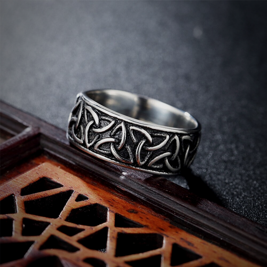 Viking Ring - Triquetra Pattern