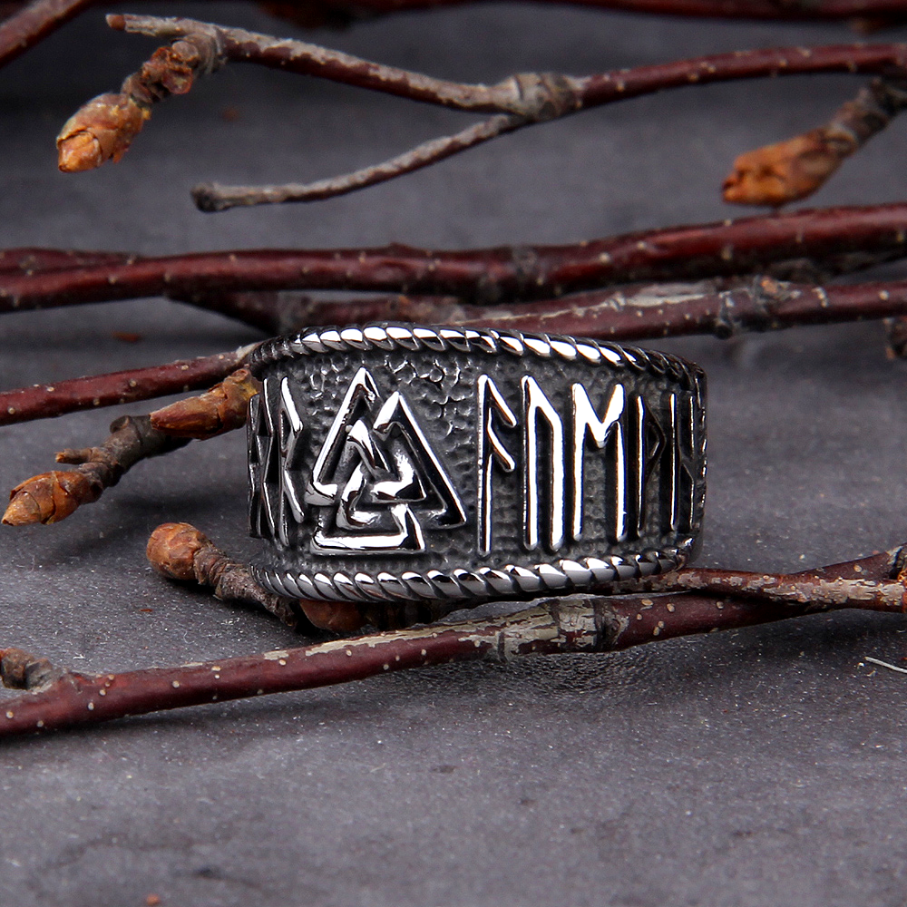 Viking Ring -  Valknut Runes