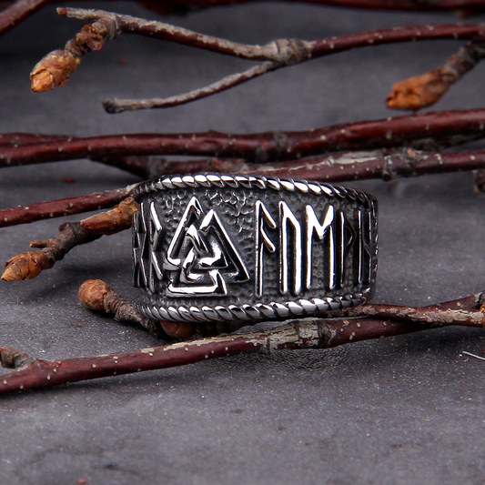 Viking Ring -  Valknut Runes