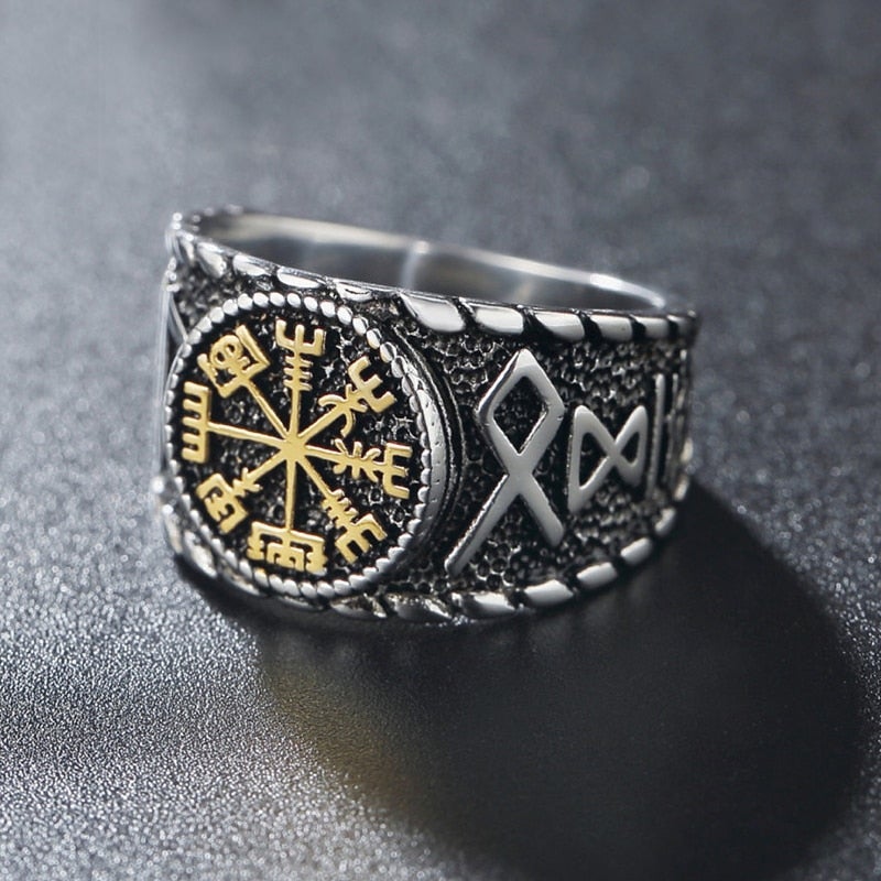 Viking Ring - Vegvisir Runes