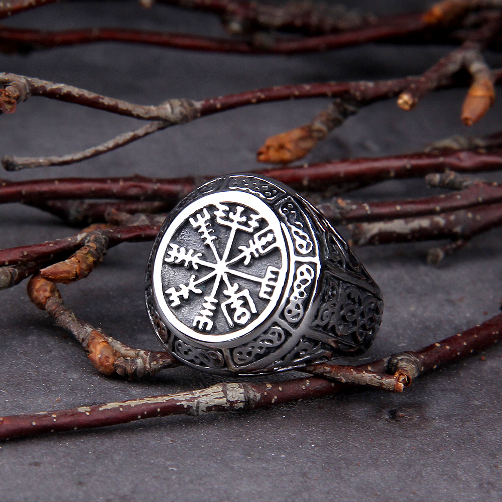 Viking Ring - Vegvisir Symbol
